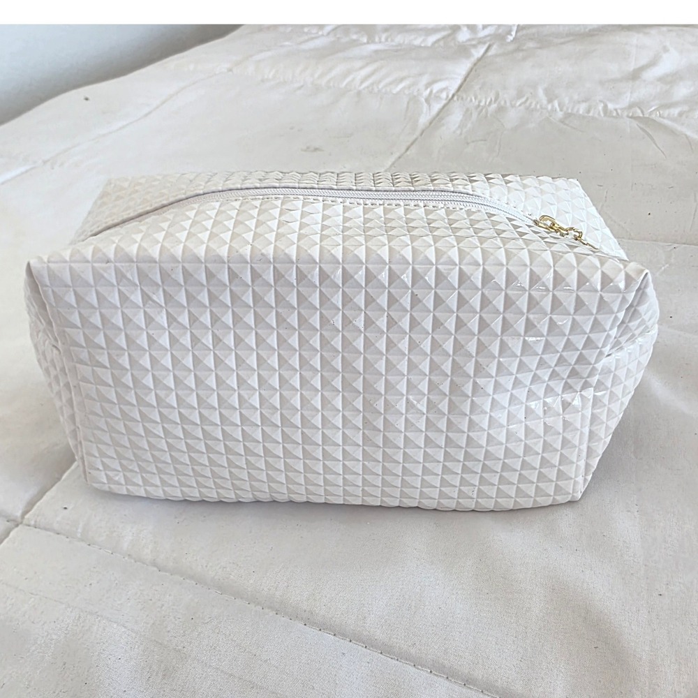White Textured Geometric Cosmetic Bag Makeup Organizer Zipper Gold Tone Accent